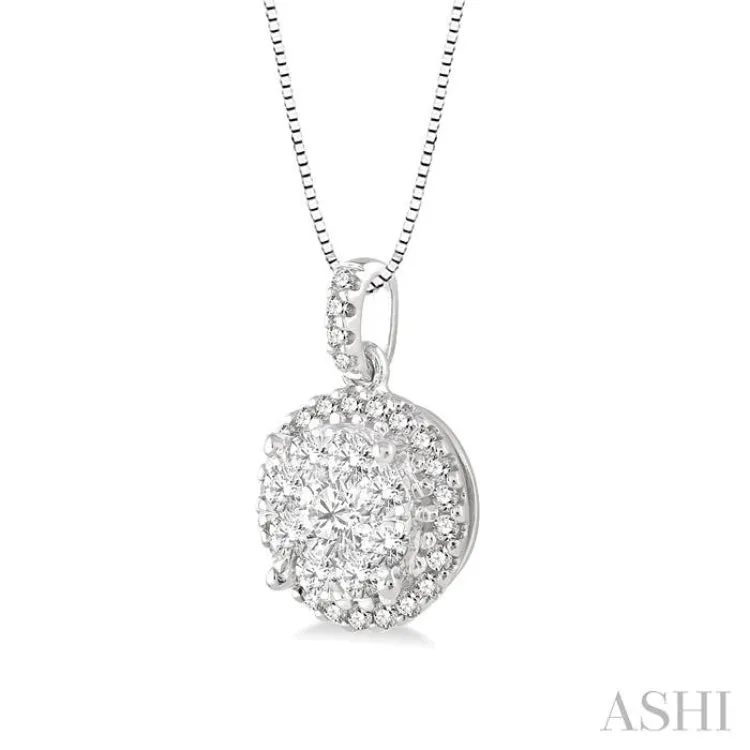 1/2 Ctw Lovebright Round Cut Diamond Pendant in 14K White Gold with Chain