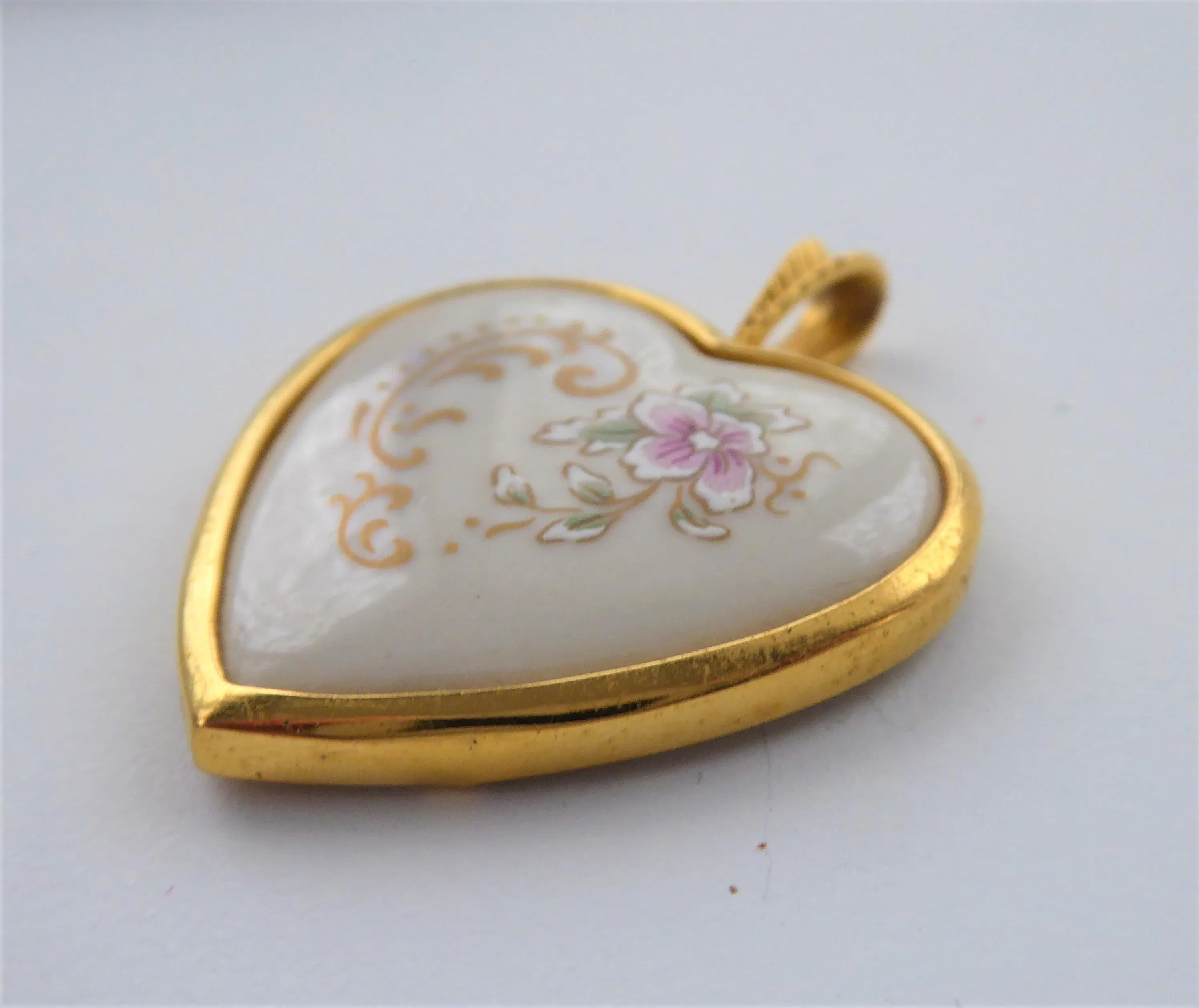 Heart Porcelain Pendant 1980s Pikard USA 24kt Gold Plated Danbury Mint Floral Motif