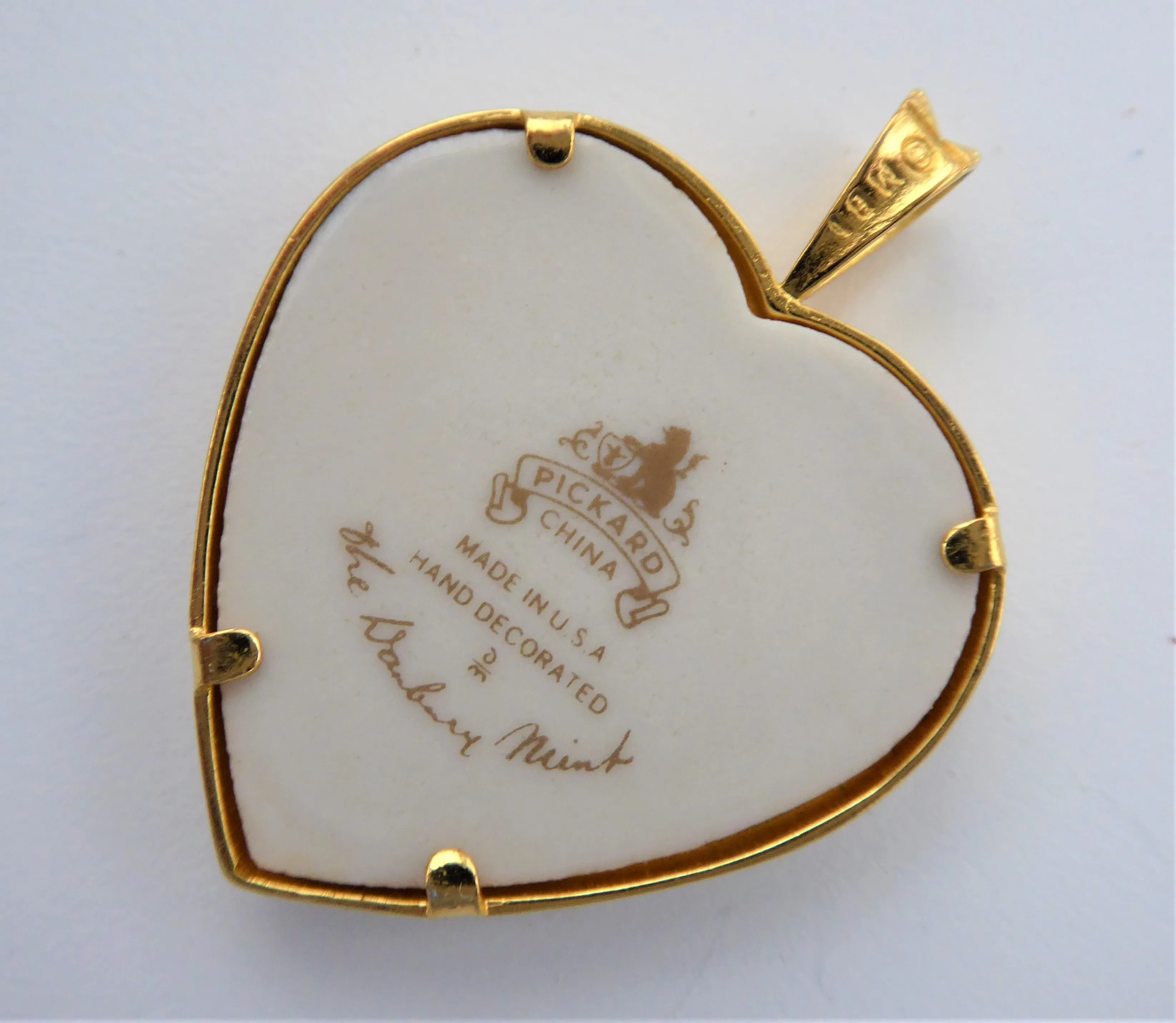 Heart Porcelain Pendant 1980s Pikard USA 24kt Gold Plated Danbury Mint Floral Motif