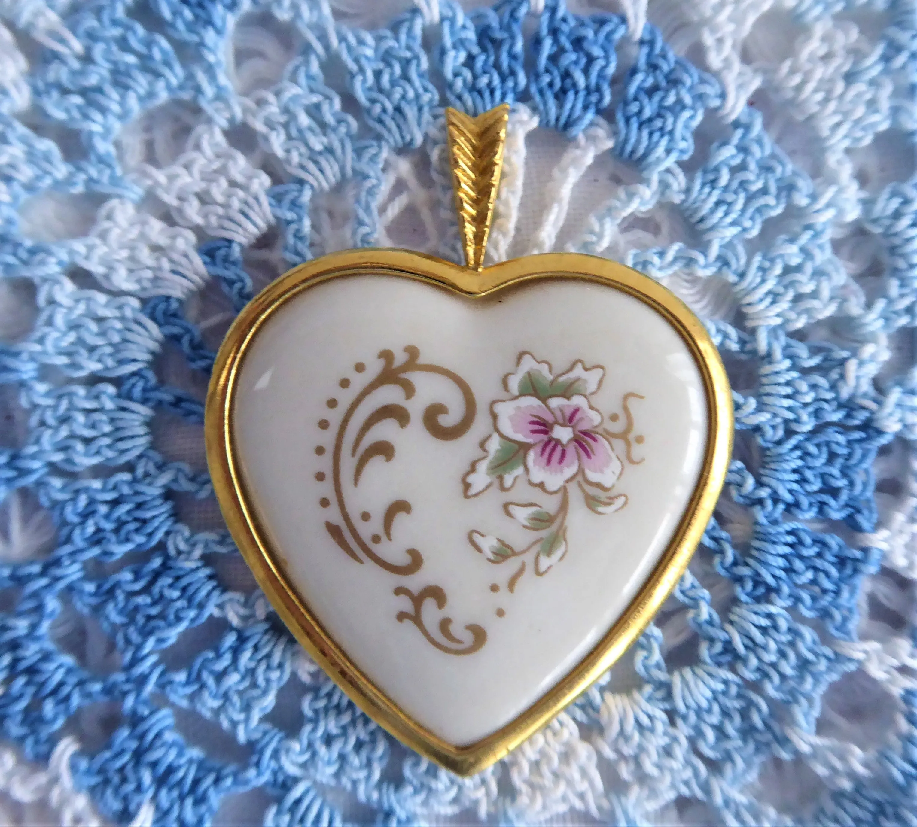 Heart Porcelain Pendant 1980s Pikard USA 24kt Gold Plated Danbury Mint Floral Motif