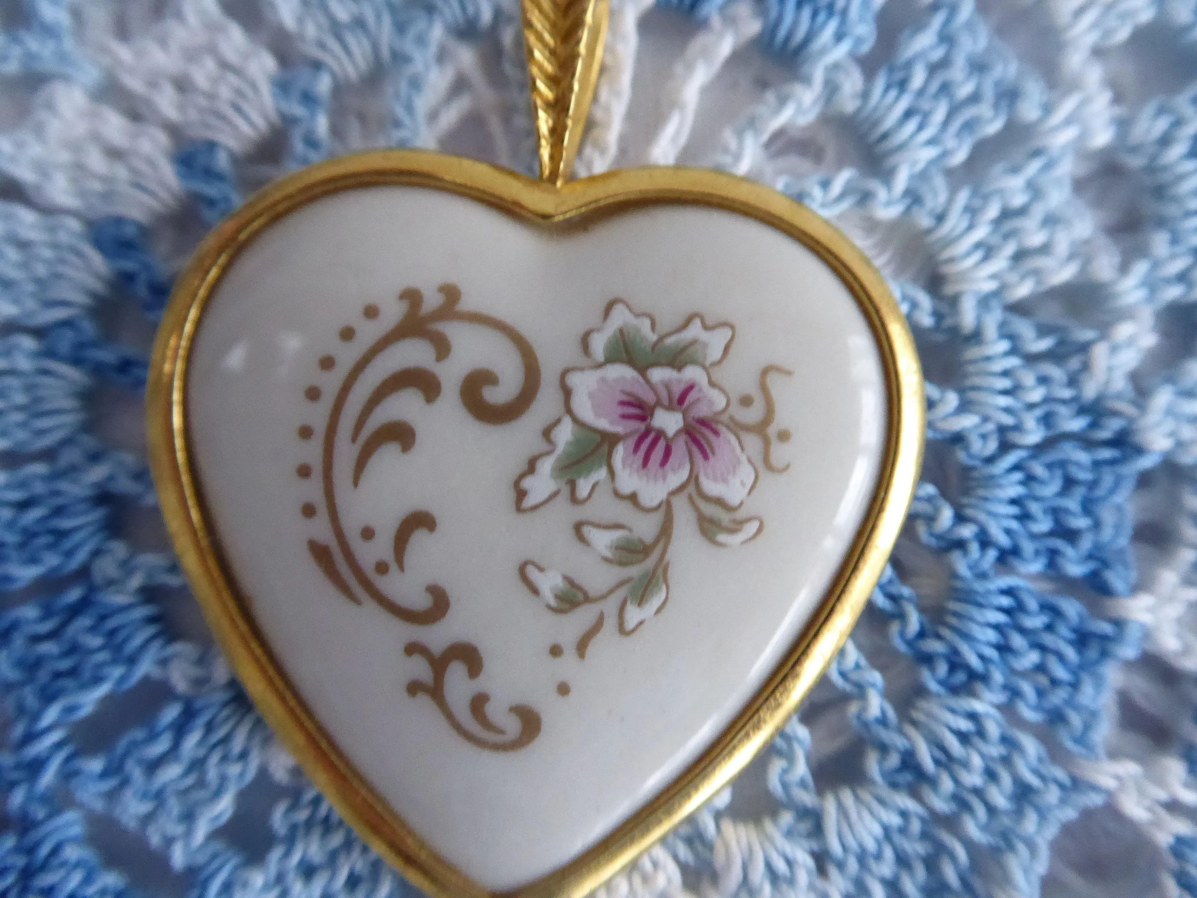 Heart Porcelain Pendant 1980s Pikard USA 24kt Gold Plated Danbury Mint Floral Motif