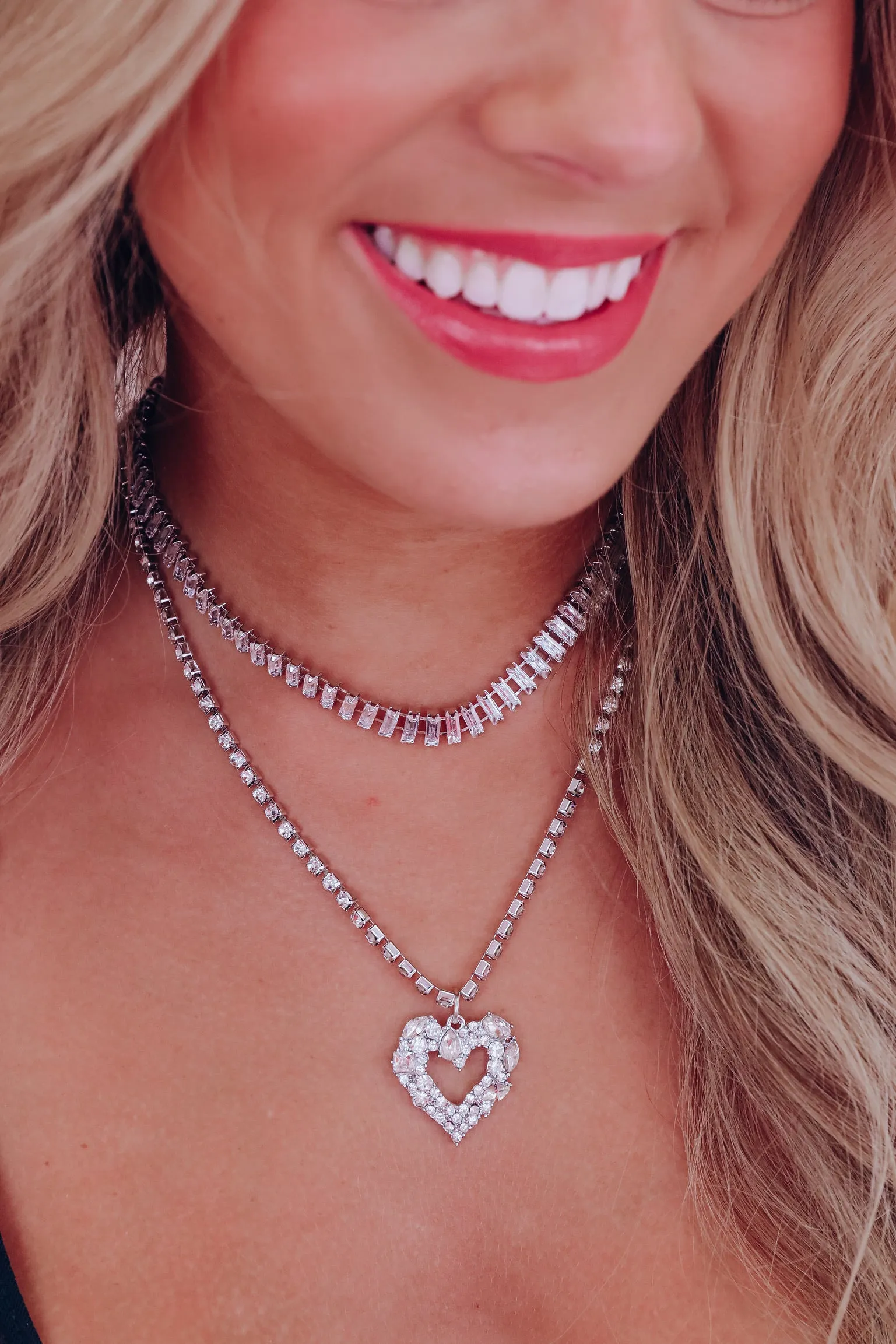 Jeweled Heart Pendent Choker Necklace - Silver/Clear