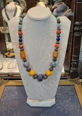 Necklace in sterling silver with various gemstones incl lapis lazulis, carnelian