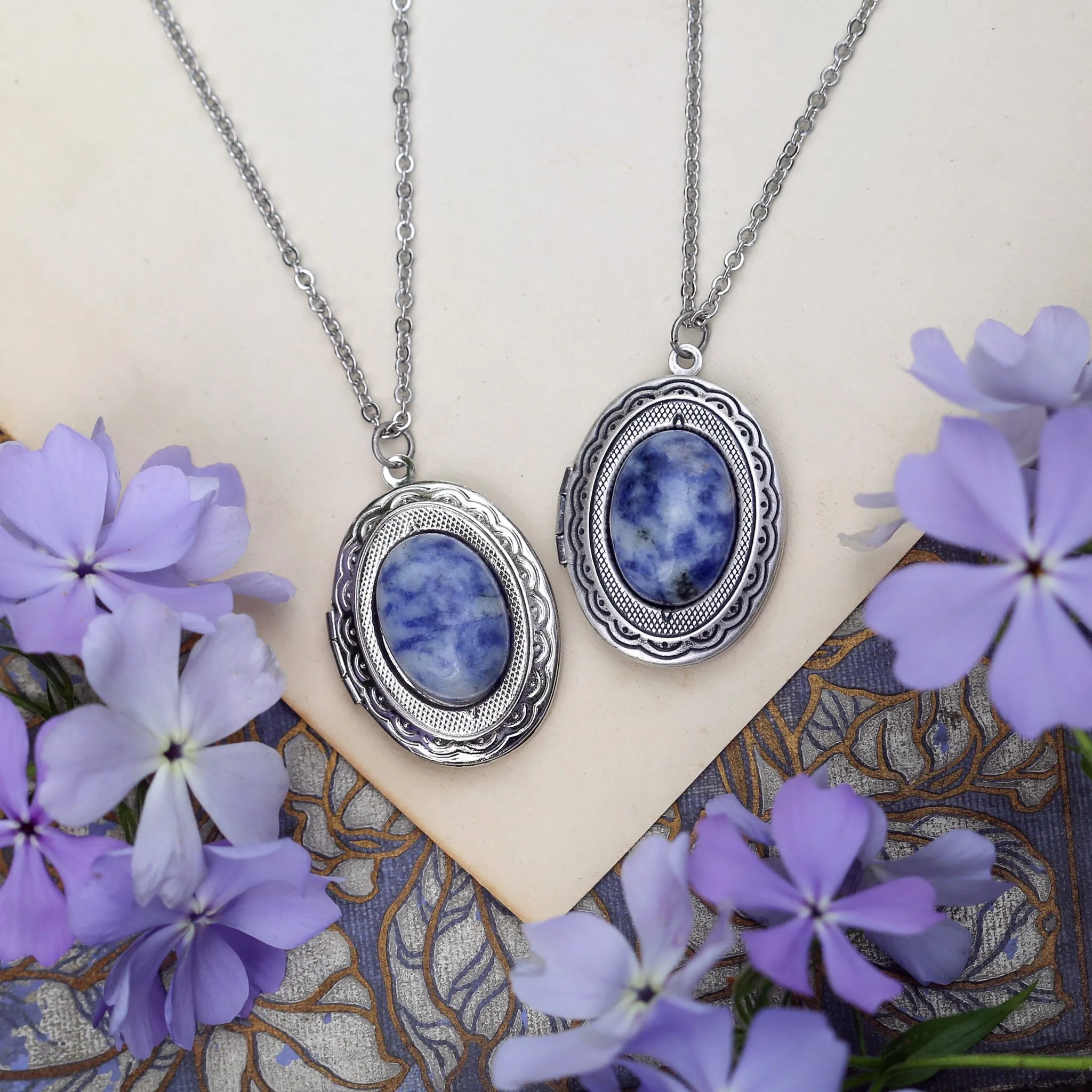 Stone Oval Vintage Locket in Blue Agate, Howlite or Sodalite