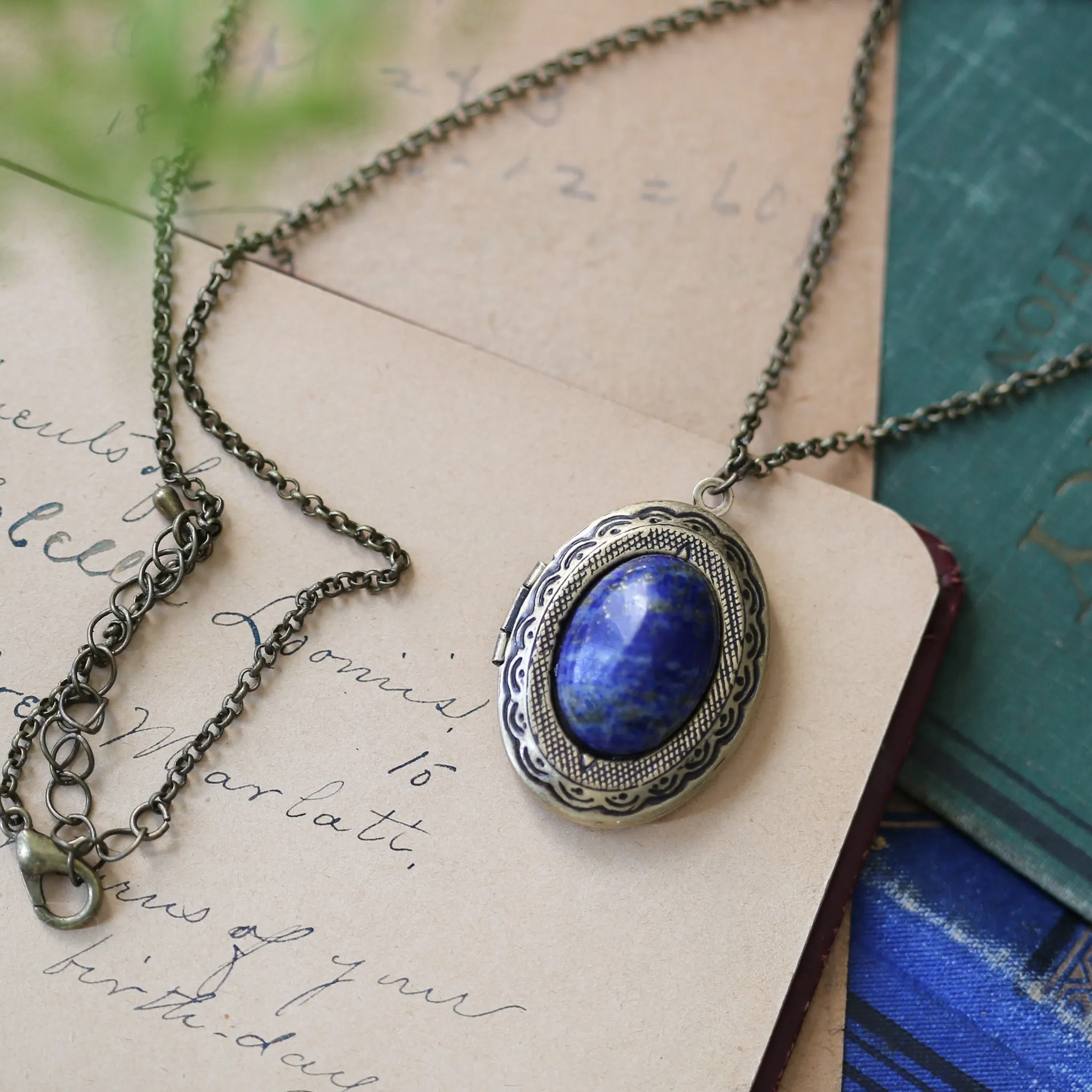 Stone Oval Vintage Locket in Blue Agate, Howlite or Sodalite