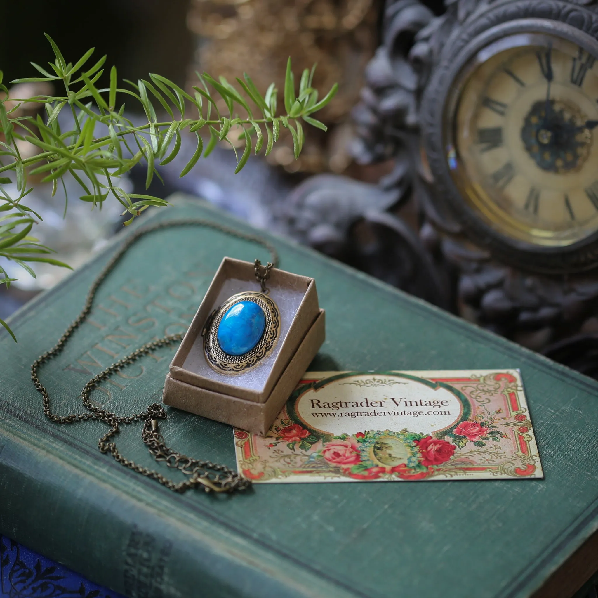 Stone Oval Vintage Locket in Blue Agate, Howlite or Sodalite