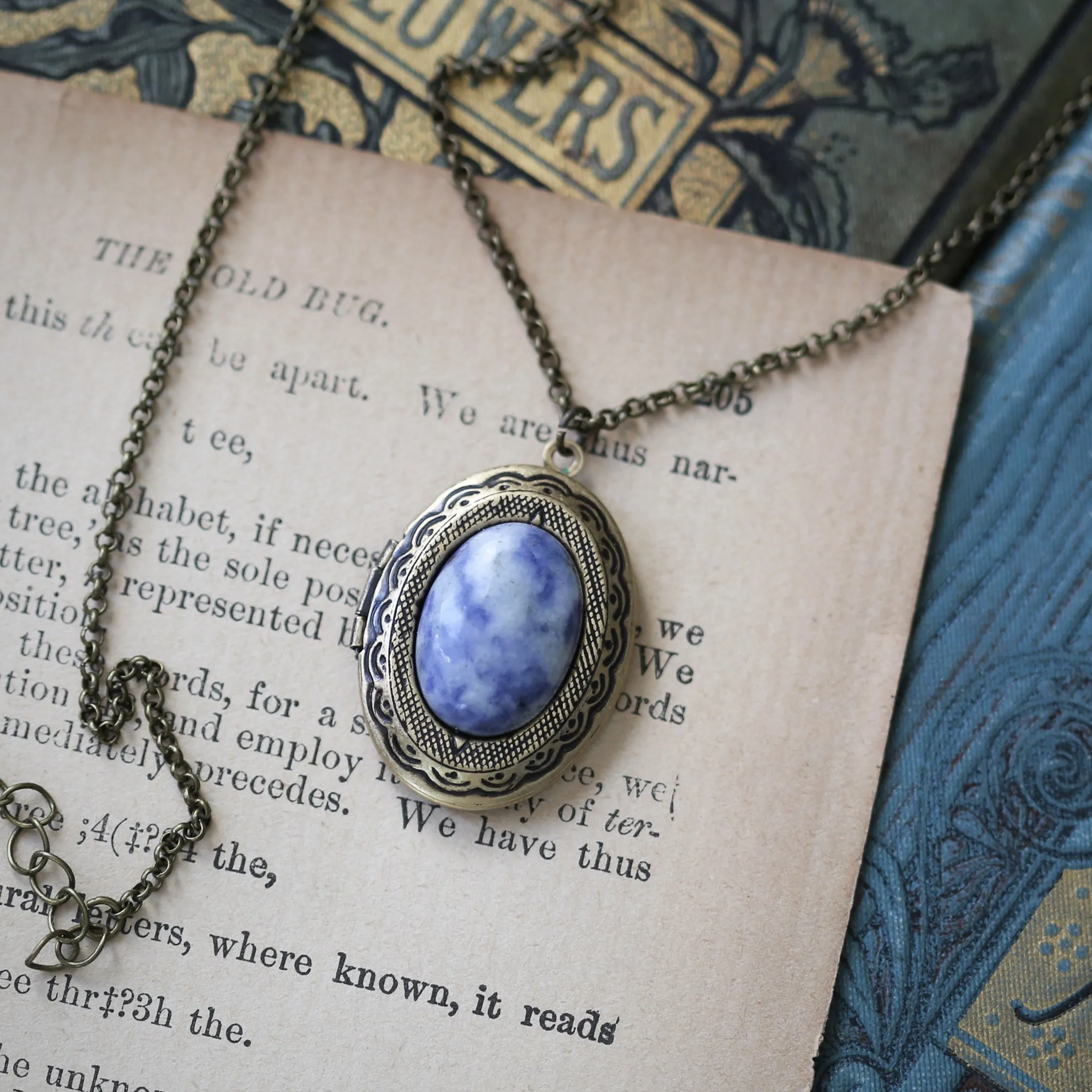 Stone Oval Vintage Locket in Blue Agate, Howlite or Sodalite