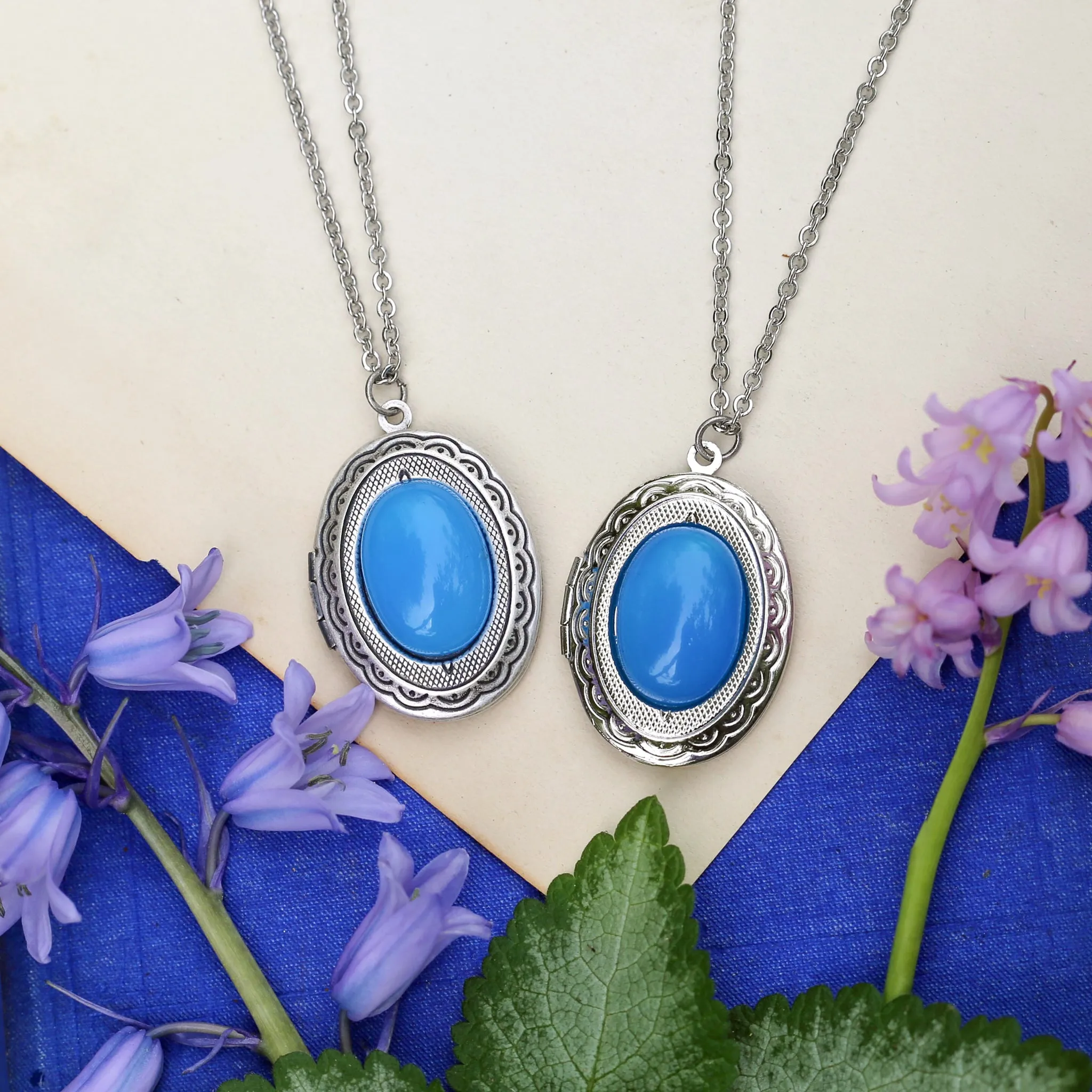 Stone Oval Vintage Locket in Blue Agate, Howlite or Sodalite