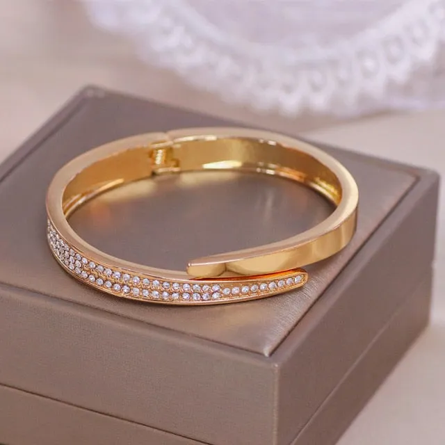 Trendy Jewelry Geometry Round Cuff Bangle Bracelet for Women with Zircon in Gold Color