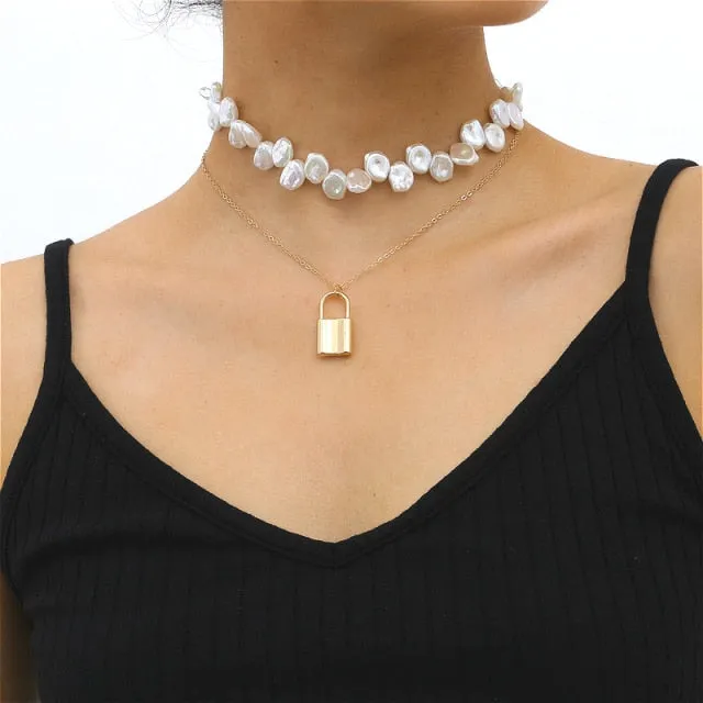 VenusFox Elegant White Pearl Choker Necklace For Women Aesthetic Gold Color Heart Pendant Necklaces Jewelry Accessories Collier Femme